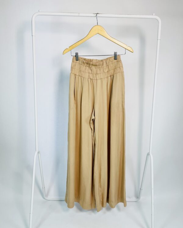 Calça pantalona bege com eslástico na cintura MY BASIC -  PP - VENDIDO SISTEMA OTO