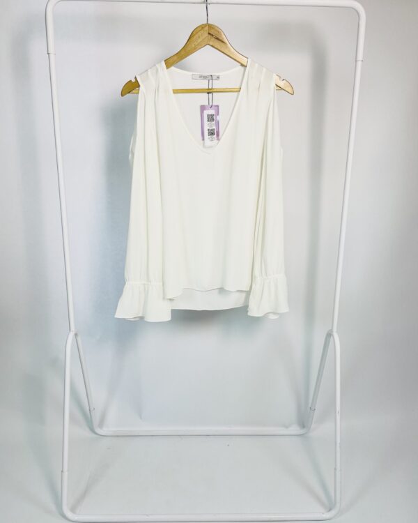 Blusa seda branca gola v manga longa com decote nos ombros ATEEN - 38