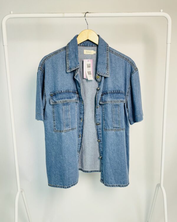 Camisa oversized jeans manga curta MY BASIC - M - VENDIDO SISTEMA OTO