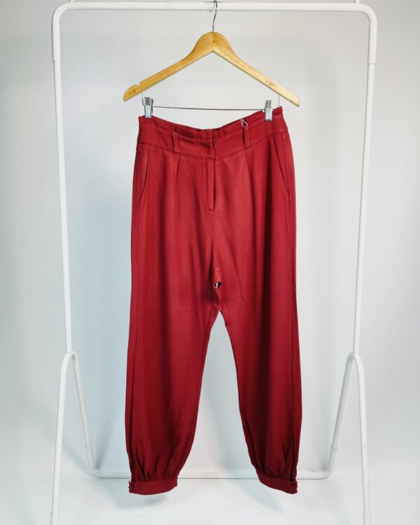 Calça vermelha com amarração na barra CRIS BARROS - 38 - VENDIDO SISTEMA OTO
