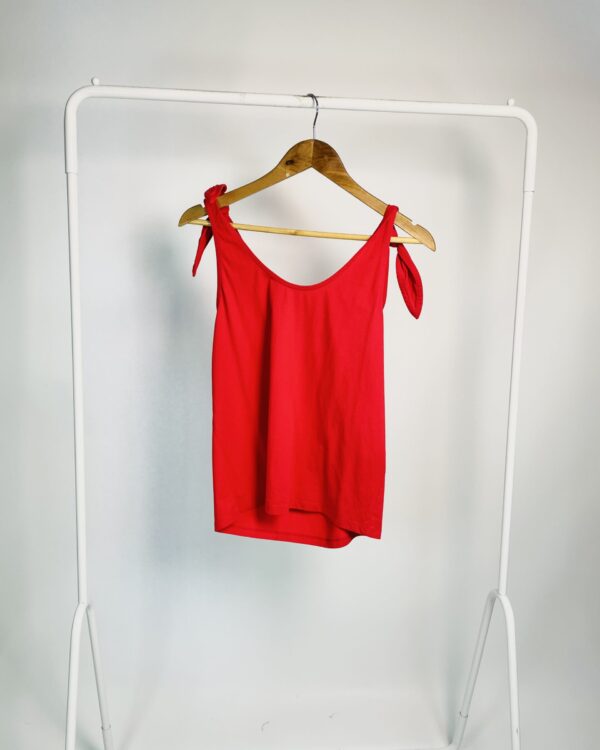 Regata vermelha com amarrações nas alças & OTHER STORIES - 38