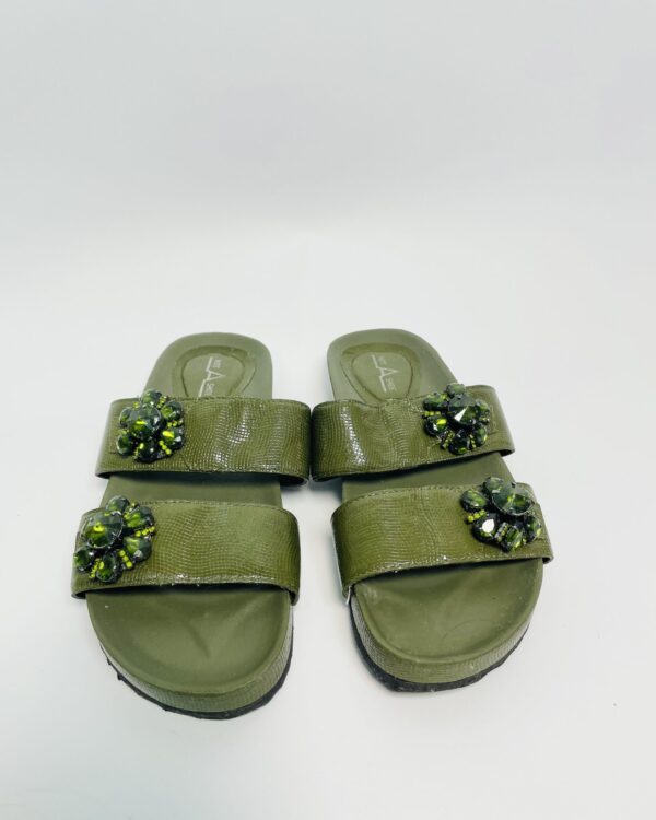 Papete verde com flores de pedras NOT A SHOE - 39 - VENDIDO SISTEMA OTO