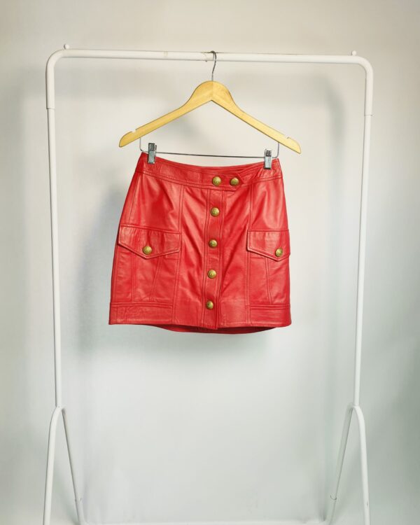 Saia curta vermelha couro NV - 38 - VENDIDO SISTEMA OTTO