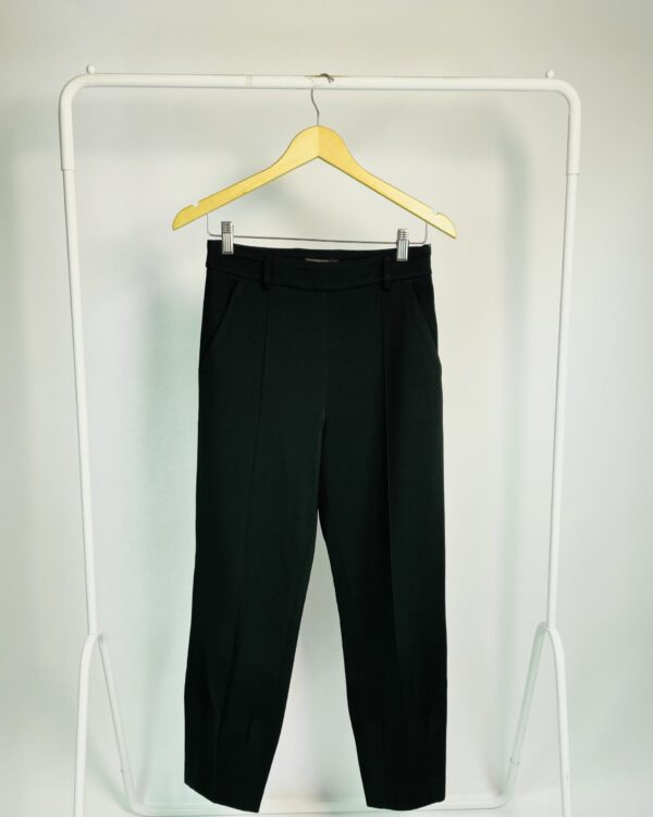 Calça preta alfaiataria com um bolso atrás ABRAND - 36 - VENDIDO SISTEMA OTO