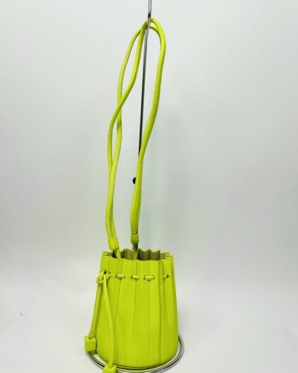 Bolsa bucket verde lima ATELIER *nunca usado* - VENDIDO SISTEMA OTO