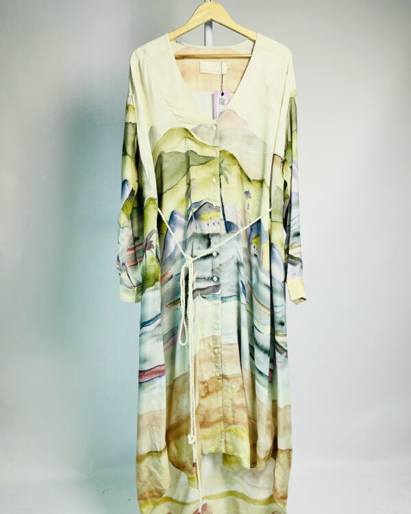 Vestido fluido off white com estmpa tons pasteis LE SOLEIL D'ETÉ - M - VENDIDO SISTEMA OTO