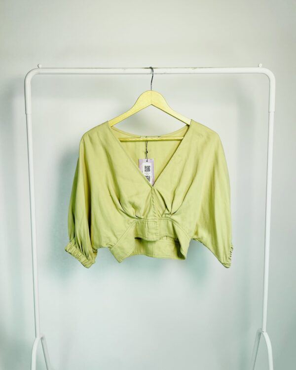 Blusa bege cropped gola v ABRAND - 36 - VENDIDO SISTEMA OTO