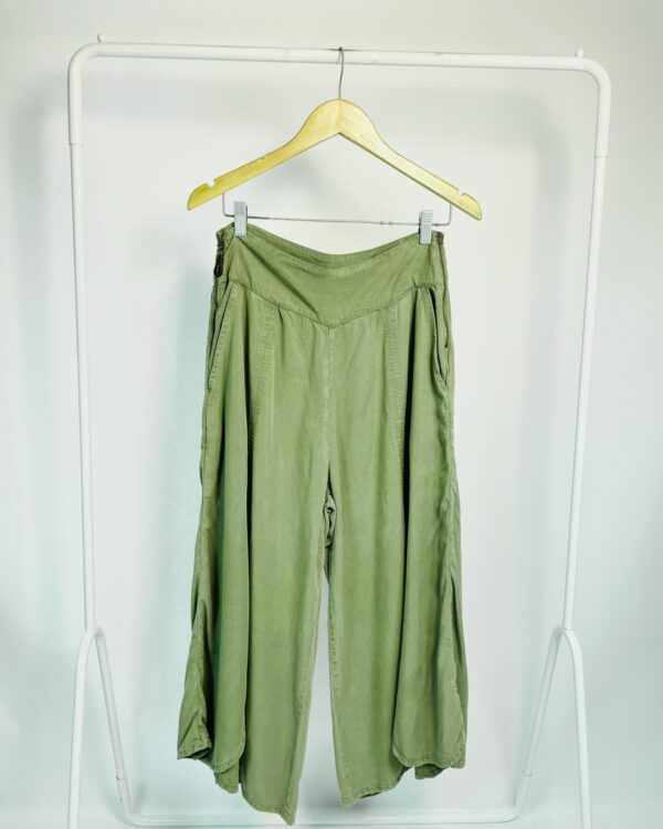 Calça verde pantalona pantacourt MIXED - 38 - VENDIDO SISTEMA OTO