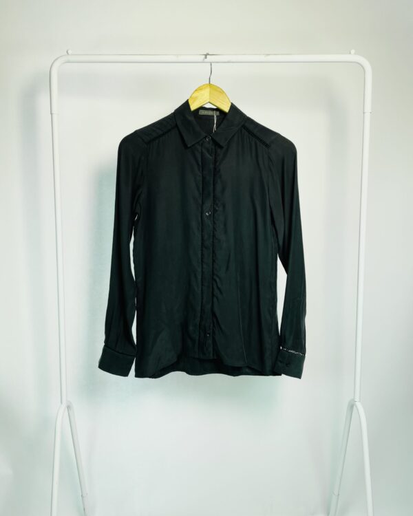 Camisa seda preta com entremeios A.BRAND - 34 - VENDIDO SISTEMA OTO