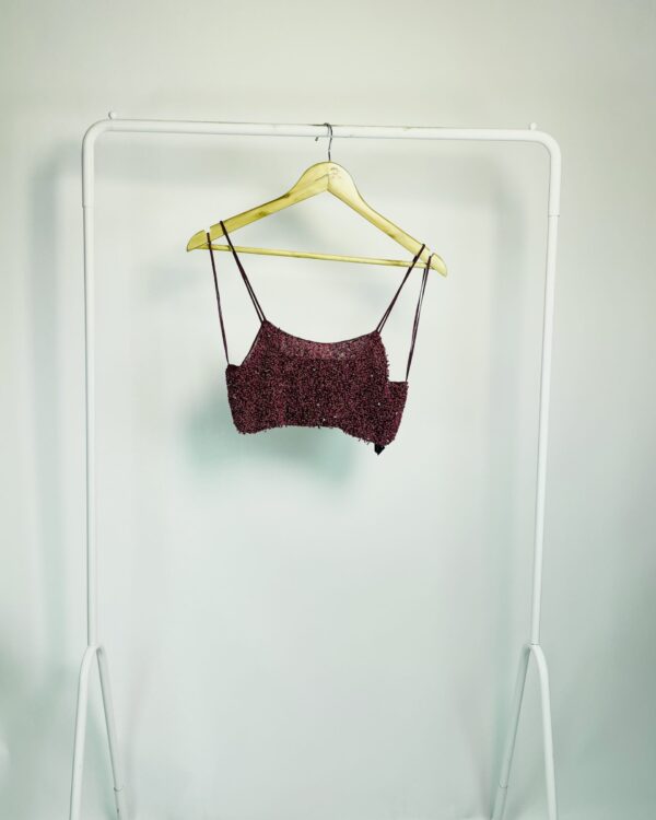 Top roxo com paetês aplicados ZARA - P *nunca usado* - V ENDIDO SISTEMA OTO