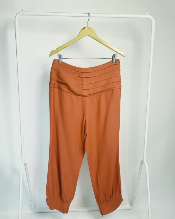 Calça pala drapeada terracota NK - 40