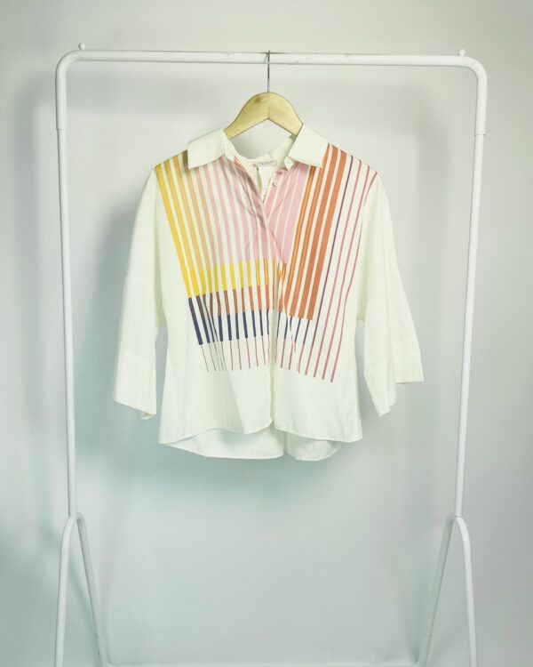 Camisa manga curta algodão off white com listras coloridas na frente AKRIS - 42 - VENDIDO SISTEMA OTO