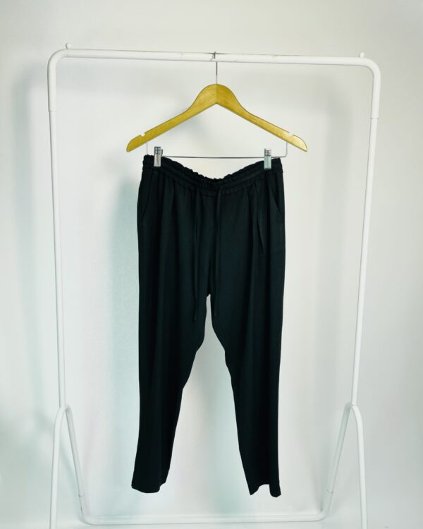 Calça preta elástico no cós ZARA - PP - VENDIDO SISTEMA OTO
