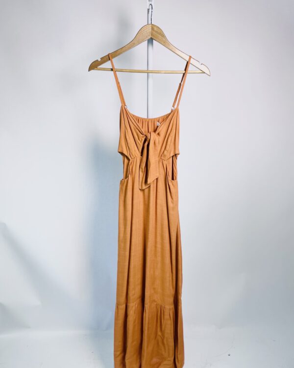 Vestido terracota midi alças finas com recorte e amarração an frente - P - VENDIDO SISTEMA OTO