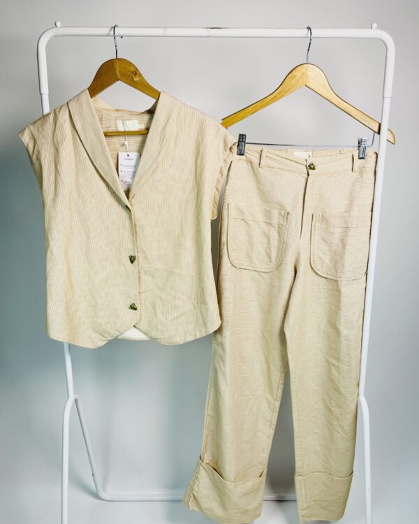 Conjunto calça pantalona com colete off white com listras bege ANPÔ - P - VENDIDO SISTEMA OTO