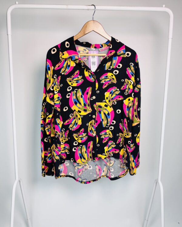 Camisa preta com estampa bananas coloridas - GG