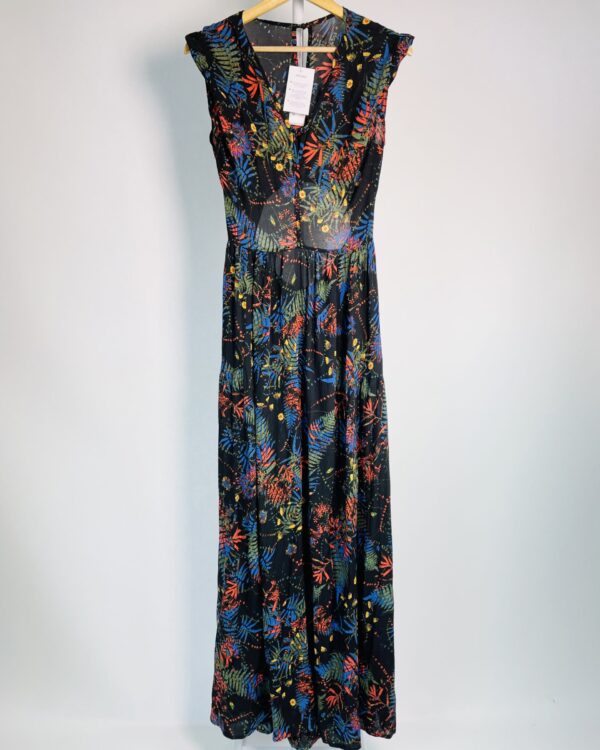 Vestido preto longo com decote nas costas estampa florida vermelho azul e amarelo CANTÃO - M