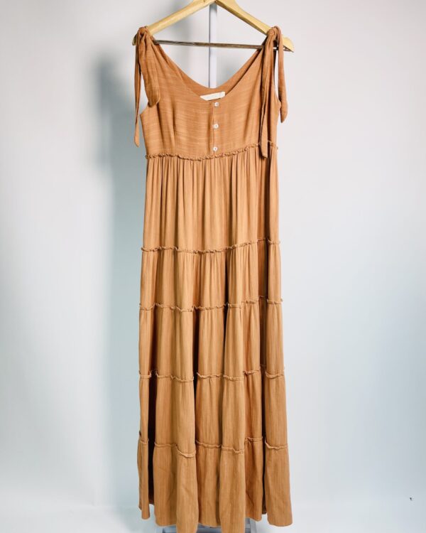 Vestido marrom longo com babados e amarração nas alças PURA - P