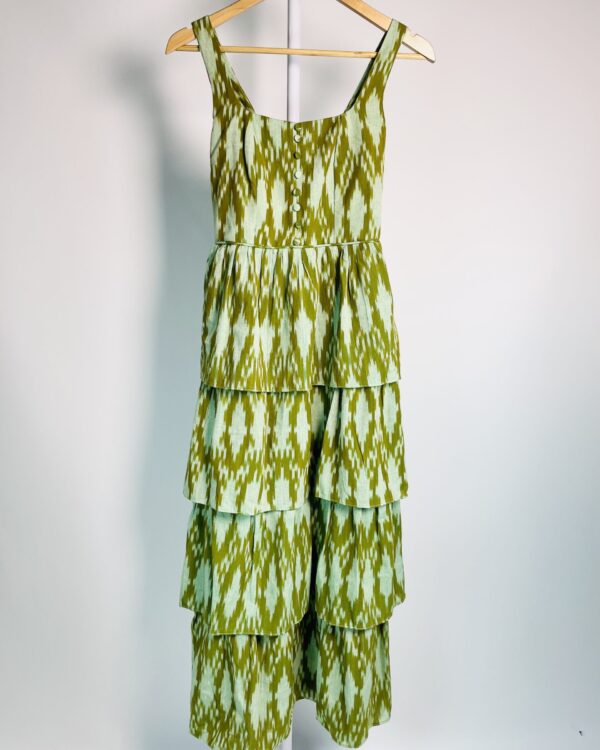 Vestido algodão midi tons de verde estampado babados na saia HOUSE OF DOL - P *nunca usado* - VENDIDO SISTEMA OTO