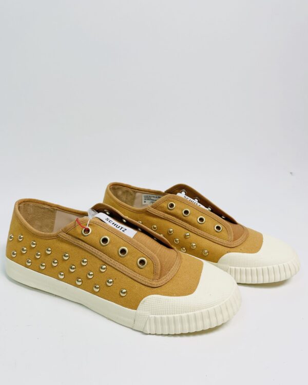 Tênis caramelo com aplicações douradas SCHUTZ - 38 - VENDIDO SISTEMA OTO