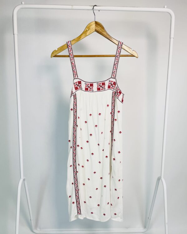 Vestido curto algodão branco com bordados vermelhos ATEEN - 38 - VENDIDO SISTEMA OTO