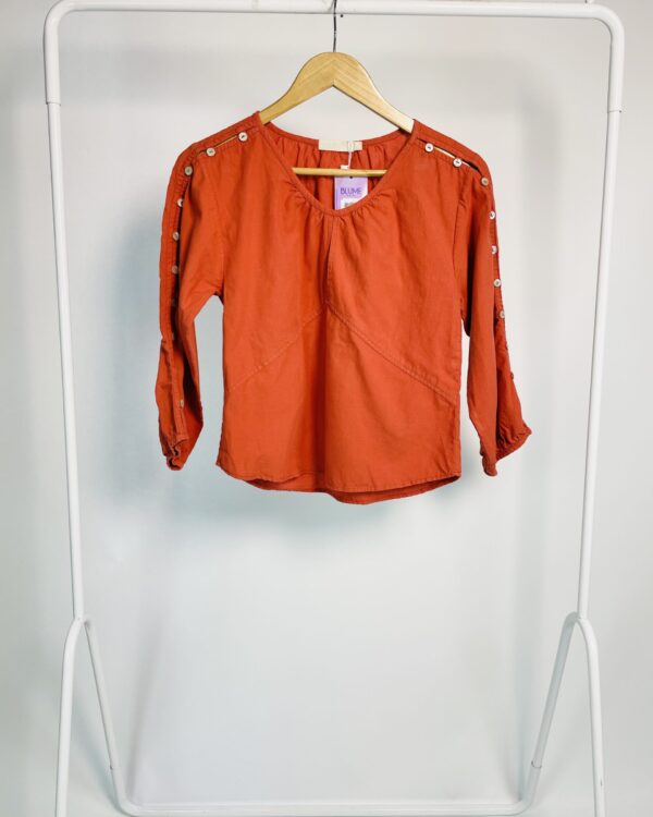 Blusa algodão terracota botões nas mangas GAYA - PP - VENDIDO SISTEMA OTO