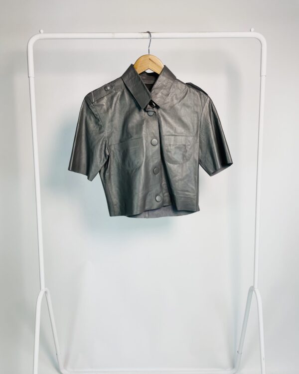 Camisa curta cinza couro CORO - 38 - VENDIDO SISTEMA OTO