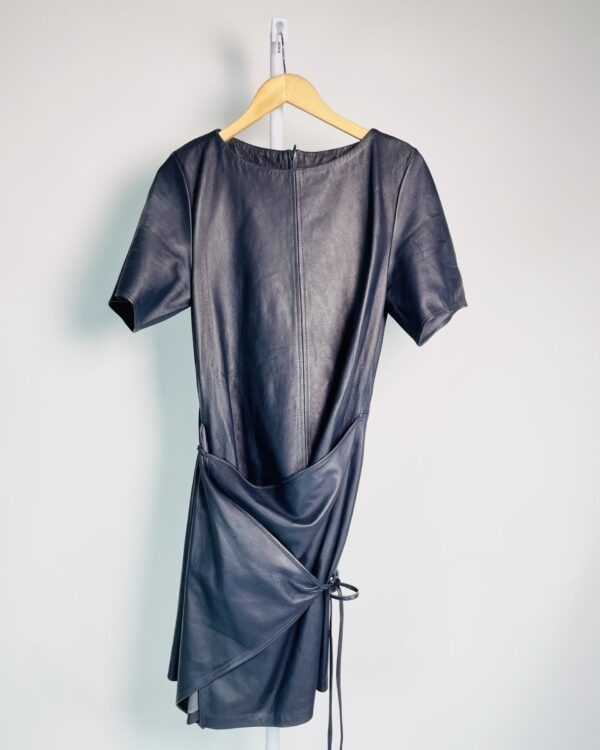 Vestido curto couro azul marinho ANIMALE - 40 - VENDIDO SISTEMA OTO