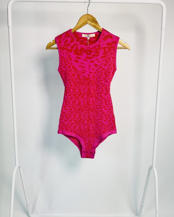 Body tricot rosa e vermelho estampa onça LOLITTA P/ C&A - P - VENDIDO SISTEMA OTO