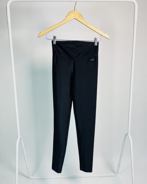 Calça legging preta TRACK & FIELD - P - VENDIDO SISTEMA OTO