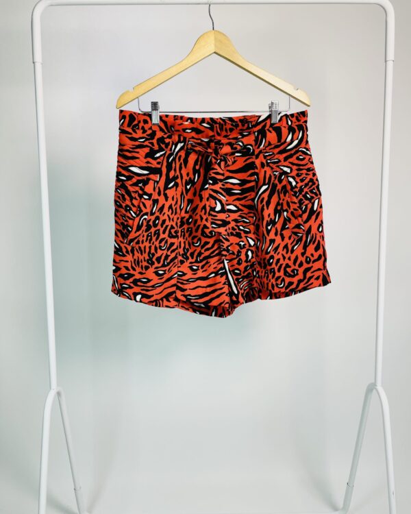 Short vermelho e preto estampa tigre BOBÔ - 40
