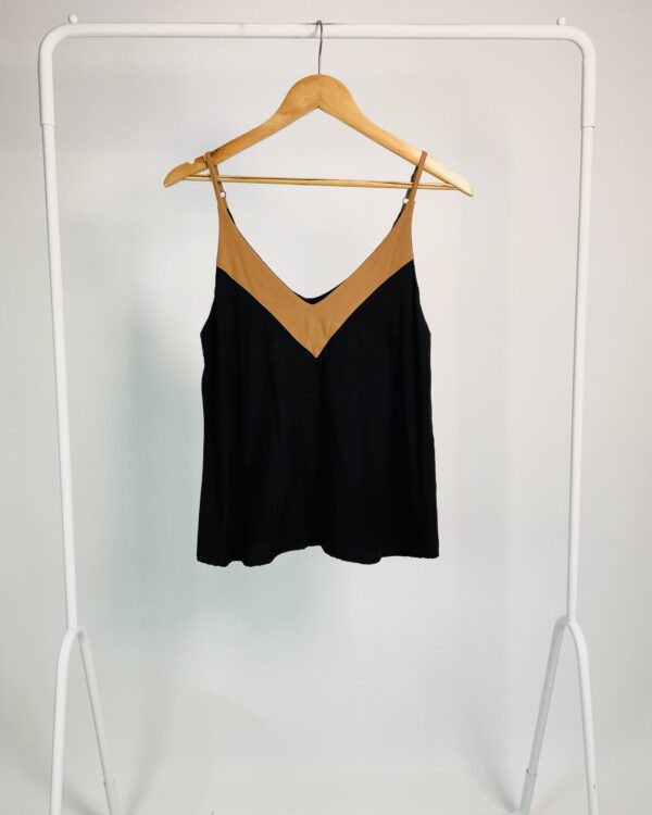 Regata preta com detalhe marrom LIZIE - P - VENDIDO SISTEMA OTO