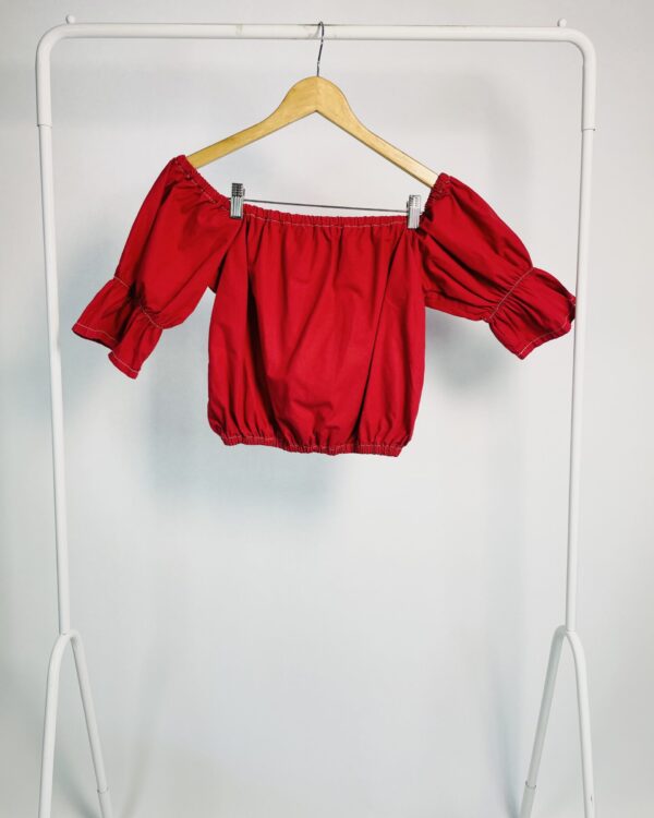 Blusa cropped vermelha pesponto branco com manga bufante MIXED - P