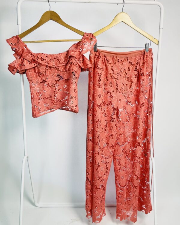 Conjunto rosa rendado calça e cropped com forro NV - P *nunca usado* - VENDIDO SIST OTO