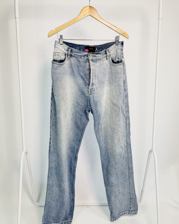 Calça jeans lavagem clara EVA - 44 - VENDIDO SISTEMA OTO