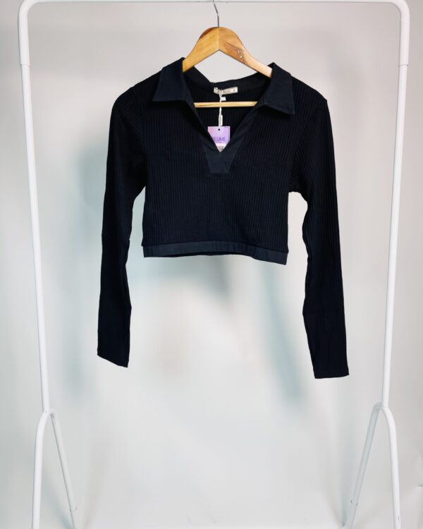 Blusa cropped malha canelada com mangas longas preta AS MARIAS - M *nunca usado* - VENDIDO SISTEMA OTO