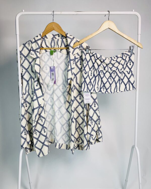 Conjunto camisa e top off white com estampa azul FARM - M - VENDIDO SIST OTO