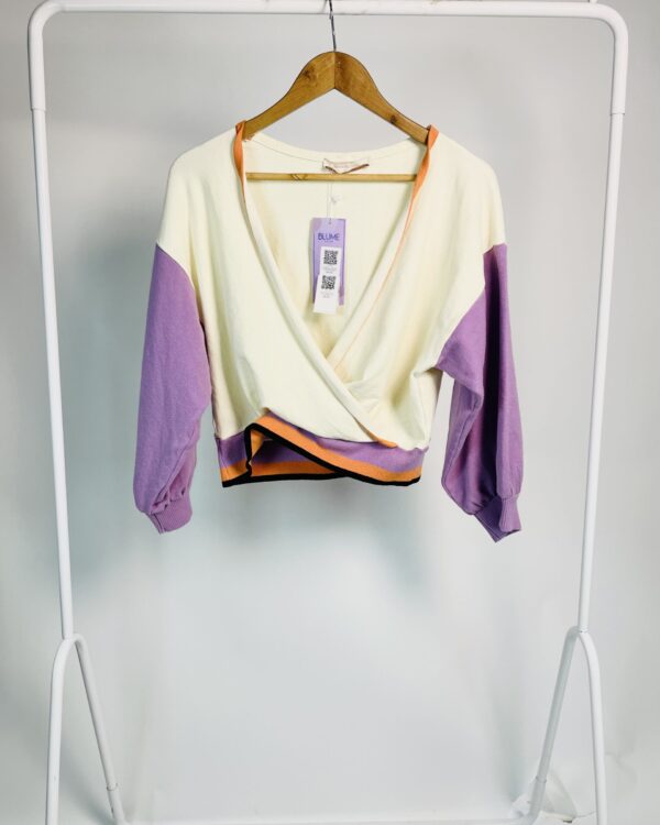 Blusa off white com roxo e laranja MARIA VALENTINA - G - VENDIDO SISTEMA OTO