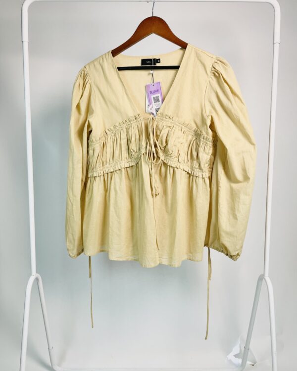 Bata bege drapeado e amarrações na frente MIA BRAND - M *nunca usado* - VENDIDO SISTEMA OTO