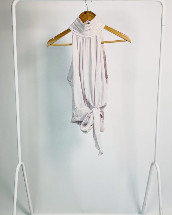 Blusa lilás com amarração e sem manga NK - 36 *nunca usado* - VENDIDO SISTEMA OTO