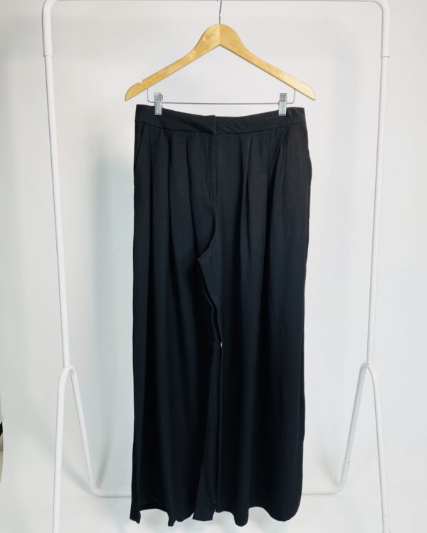 Calça preta pantalona com pregas ZARA - G - VENDIDO SISTEMA OTO