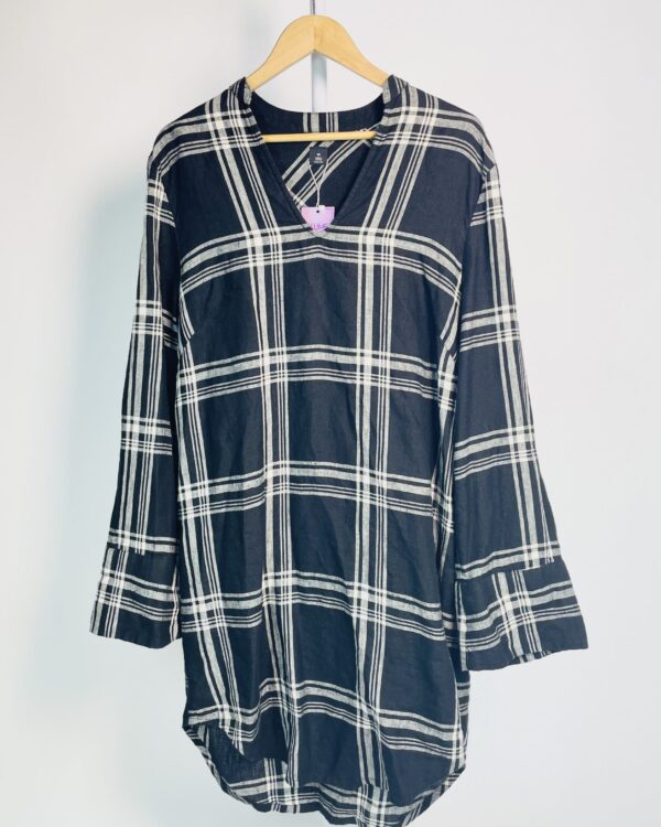 Vestido midi com manga linho preto com listras brancas OSKLEN - M - VENDIDO SISTEMA OTO