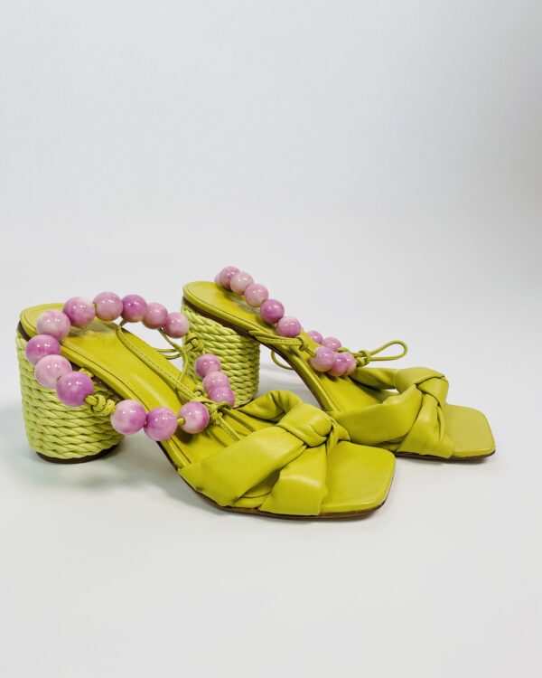 Sandalia salto bloco verde lima esferas lilás LE GORÔ - 38