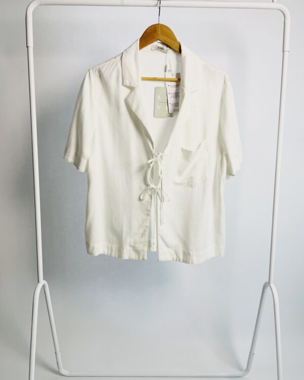Camisa linho com amarrações off white DRESS TO - M *nunca usado* - VENDIDO SISTEMA OTO