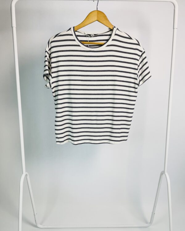 T shirt branca com listras azul marinho GREEN ENVELOPE - M - VENDIDO SISTEMA OTO