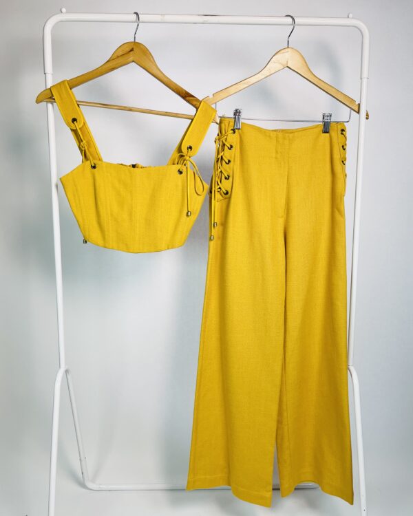 Conjunto mostarda com amarração na calça e lastex no cropped NV - PP - VENDIDO SISTEMA OTO
