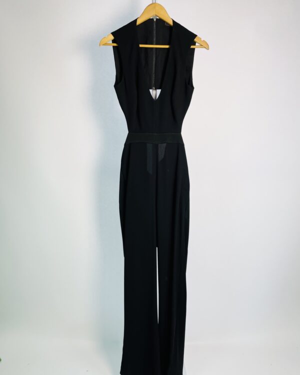 Macacão preto com recorte na cintura BCBG - P