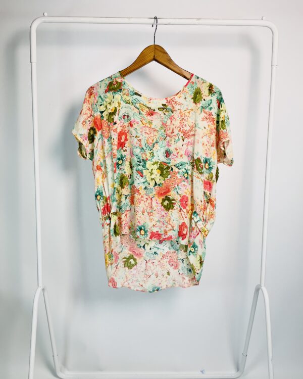 Blusa seda florida DASLU - 36 - VENDIDO SISTEMA OTO