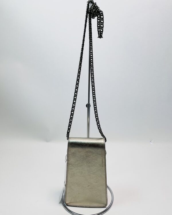 Bolsa pequena cinza metalizada alça corrente PRISCILA TORRES - VENDIDO SISTEMA OTO