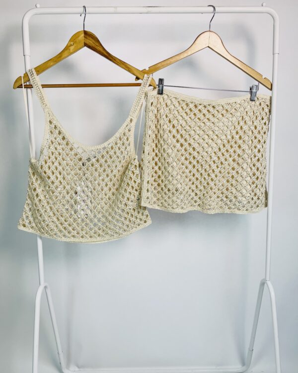 Conjunto cropped e saia curta de crochê bege com paetes bordados ZARA - G *nunca usado*